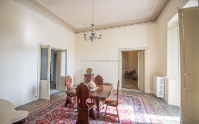 Spacious 4-Bedroom Duplex with Garden in Bologna